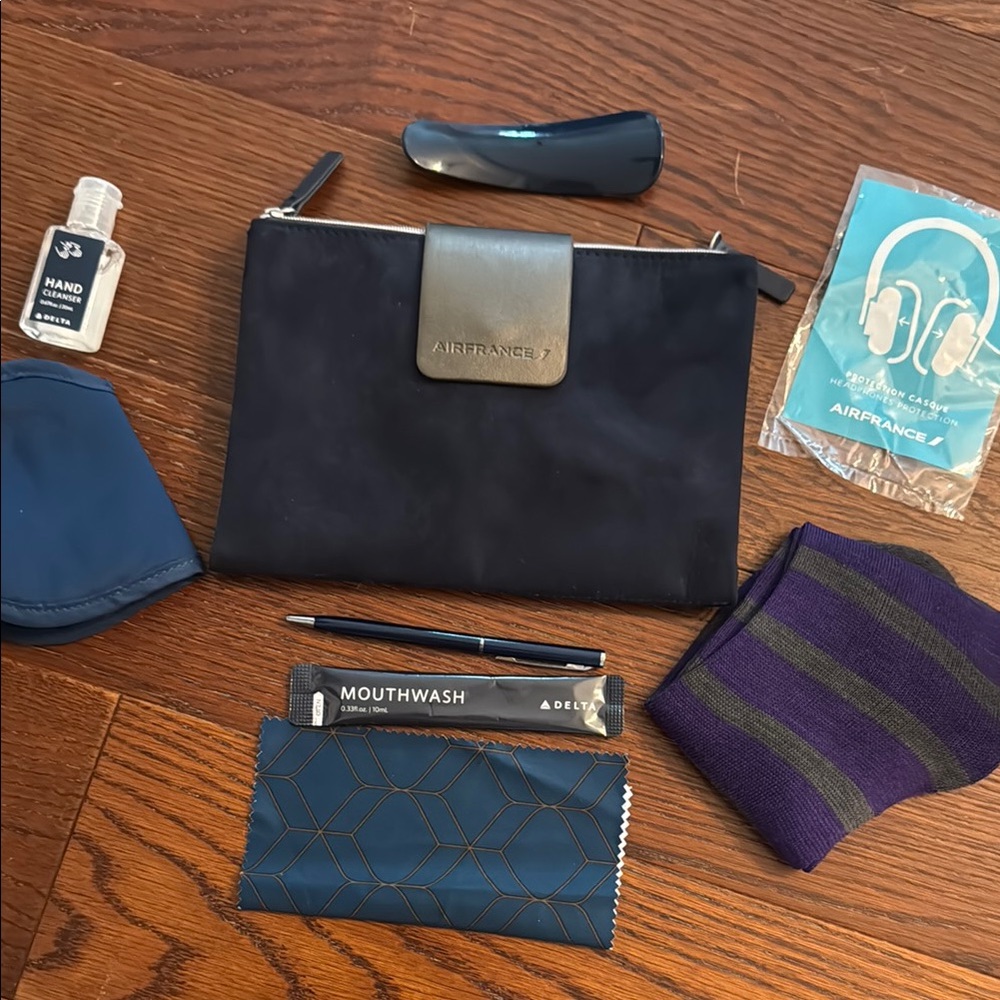 Air France Business Class Soft Travel Kit - Picture 2 of 5
